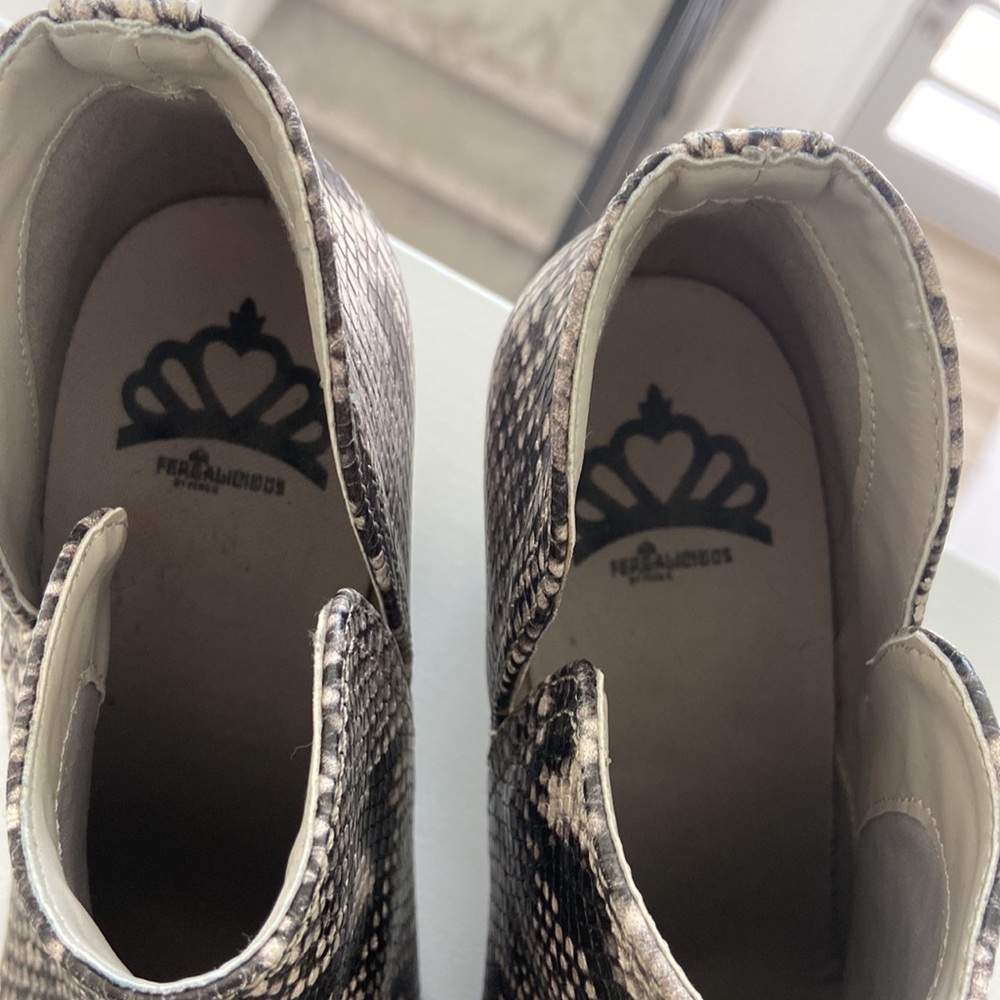 Snake Skin pattern booties - Picture 4 of 5